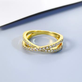 Bague croisée en argent sterling plaquée or 18K avec zircon cubique étincelant - Tailles 7-8