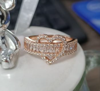 Anneau Couronne en Or Rose en Silhouette de Cœur Éclatant - Bijoux Plaqués pour Femmes - Taille 6-7-8-9