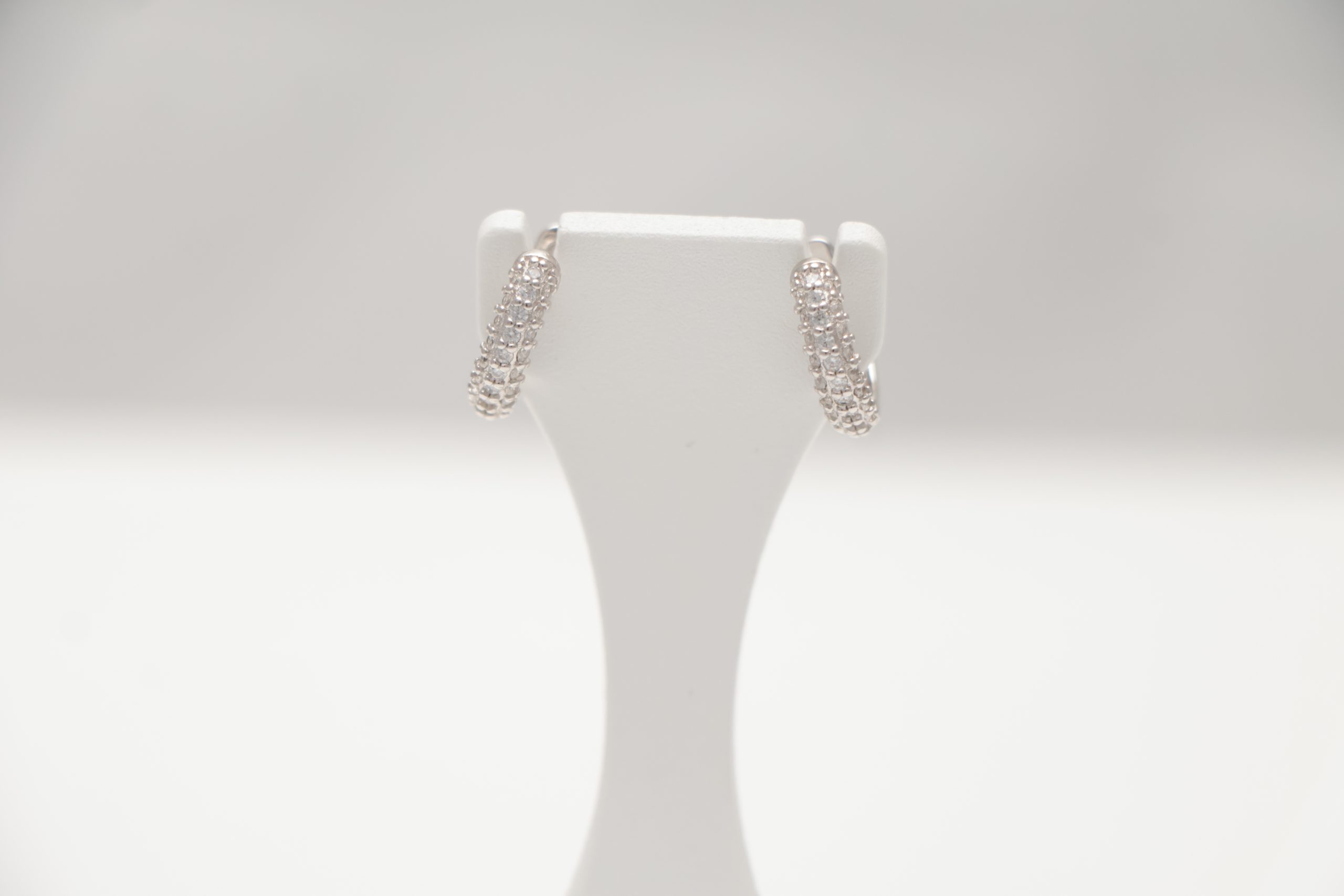Pétillez et Brillez : Boucles d'Oreilles en Argent Sterling avec Accents en Zircon Cubique
