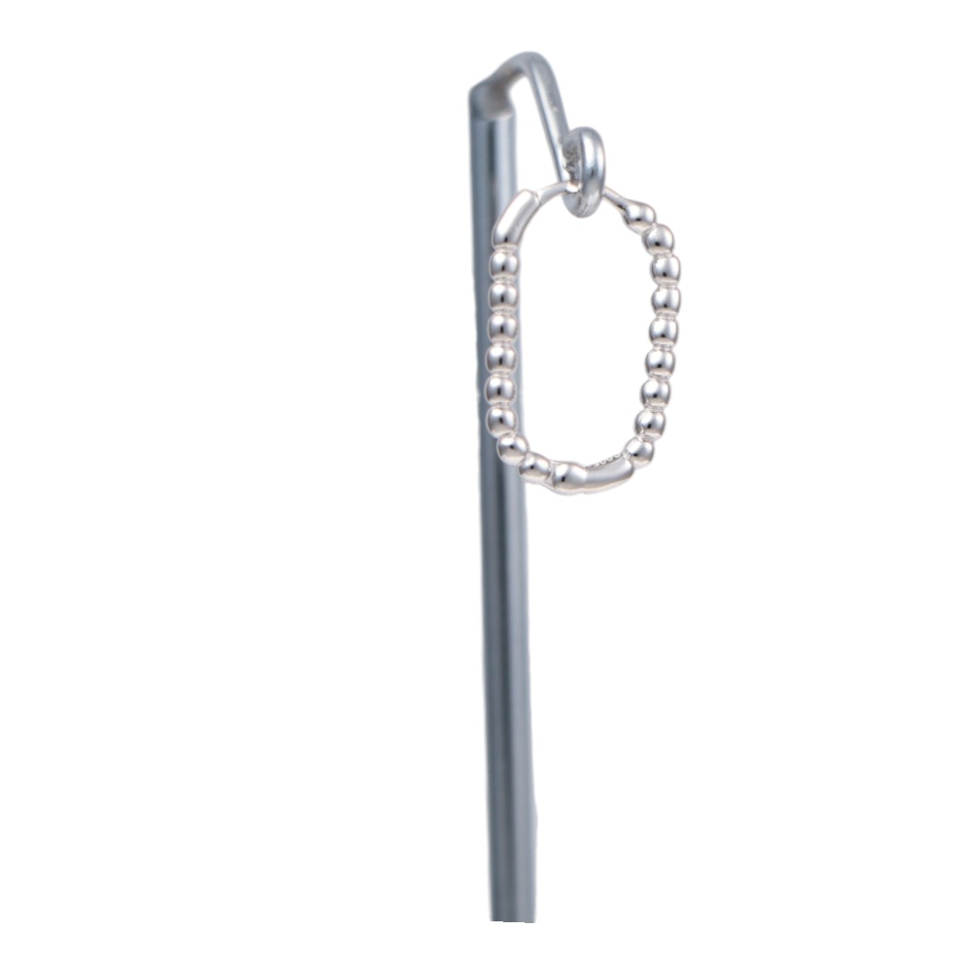 Boucles d'oreilles créoles en argent sterling plaqué or blanc – Design en chaîne à billes – Image 8