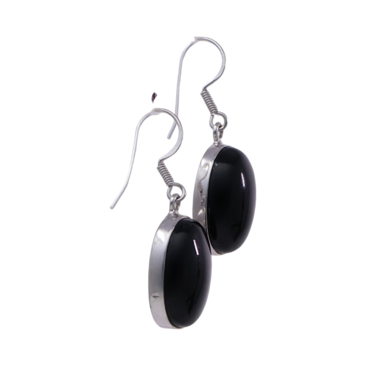 Boucles d'oreilles ovales en onyx noir - Améliorez le style Y avec une élégance distinctive – Image 4