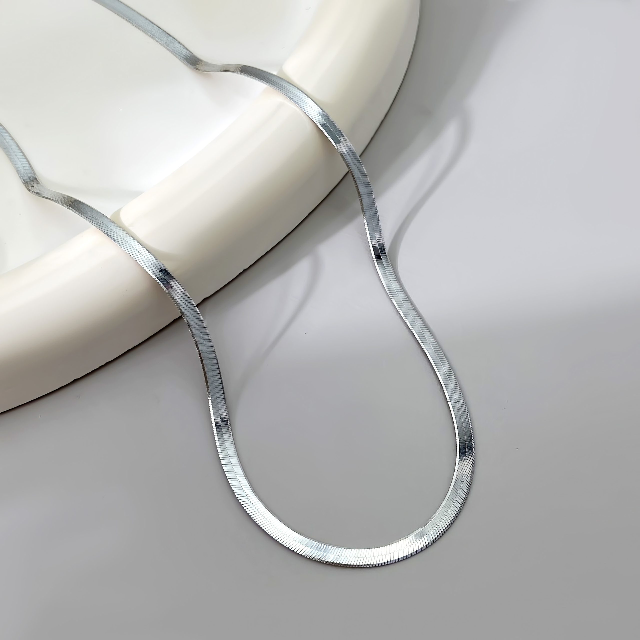 Chaîne en argent en chevron - Collier élégant en argent sterling & homme – Image 2