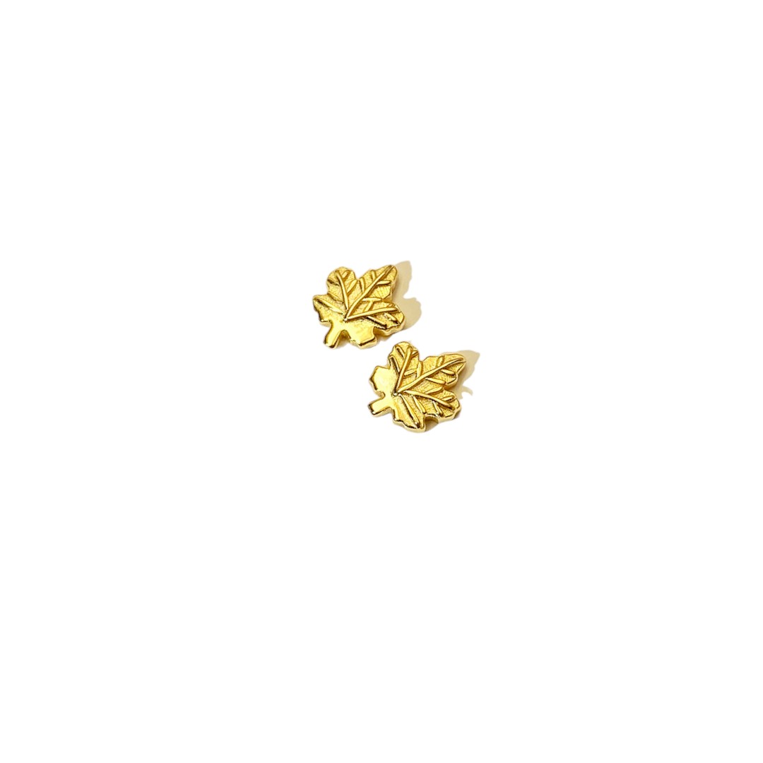 Boucles d'oreilles en feuille d'érable plaqué or 18 carats – Argent sterling pour femmes – Image 5