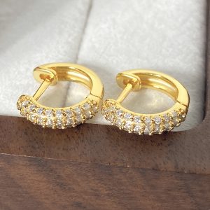 Brillez avec des boucles d'oreilles en zircon cubique plaqué or - Éclairez votre journée