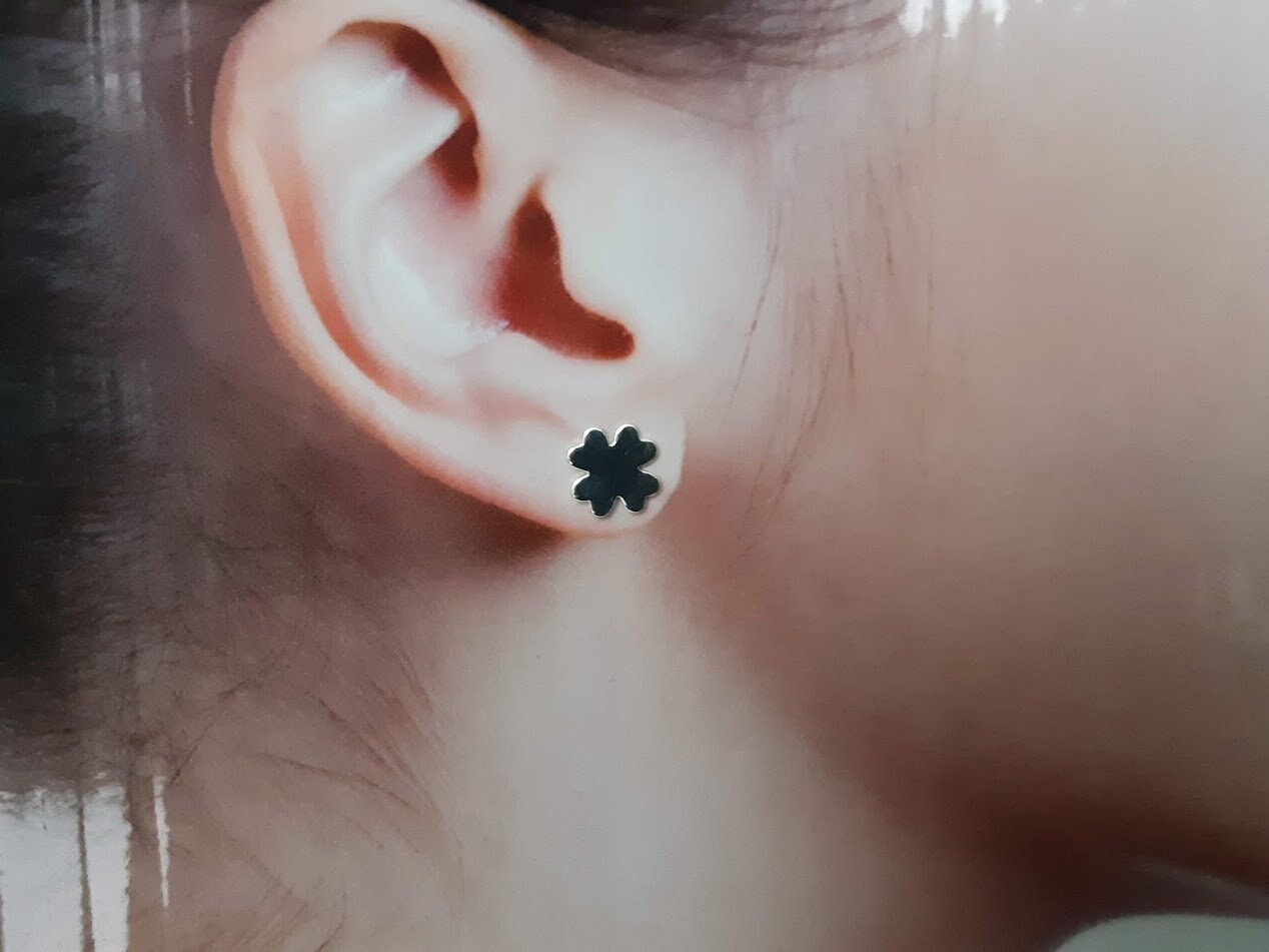 Boucles d'oreilles en argent sterling 925 à motif de trèfle à quatre feuilles – Image 26