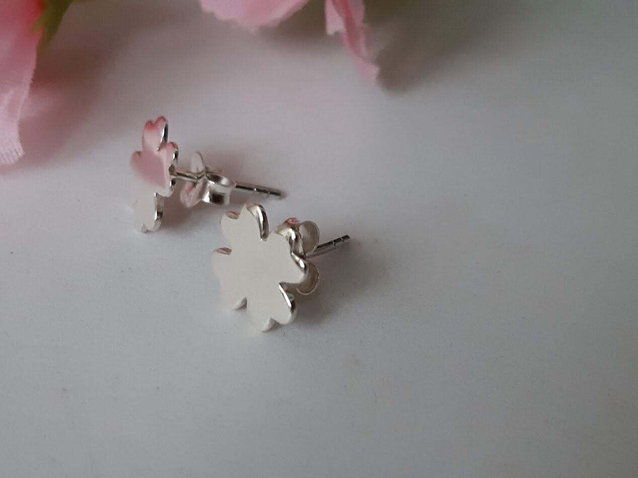 Boucles d'oreilles en argent sterling 925 à motif de trèfle à quatre feuilles – Image 7