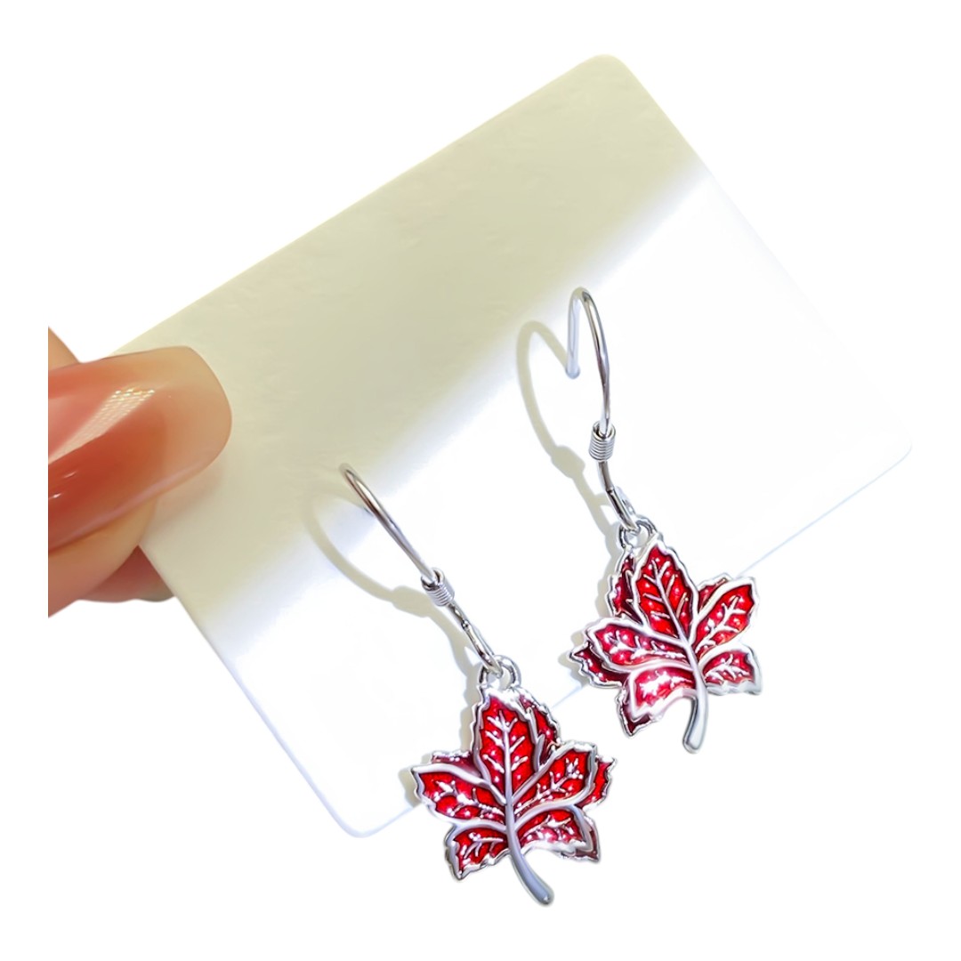 Boucles d'oreilles en plaqué or blanc en forme de feuille d'érable rouge – Émail en argent sterling - Option 2 – Image 5