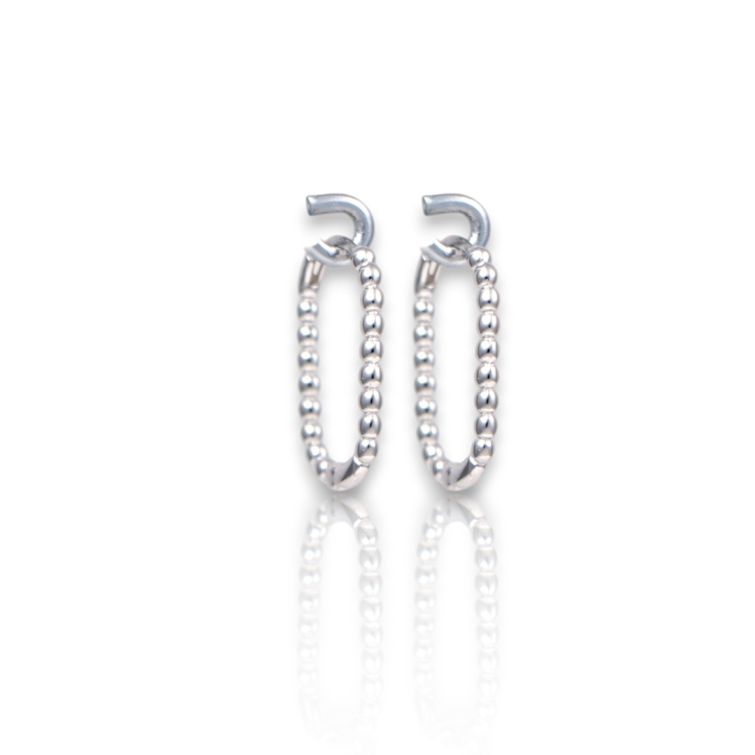 Boucles d'oreilles créoles en argent sterling plaqué or blanc – Design en chaîne à billes – Image 3